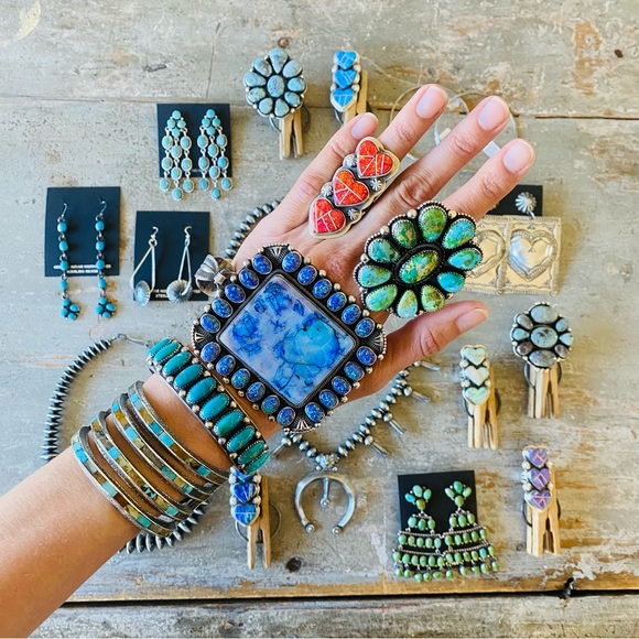 ♥️ Navajo ♥️ Eleanor Largo Sterling Silver & Kingman Turquoise Earrings - Picture 9 of 10